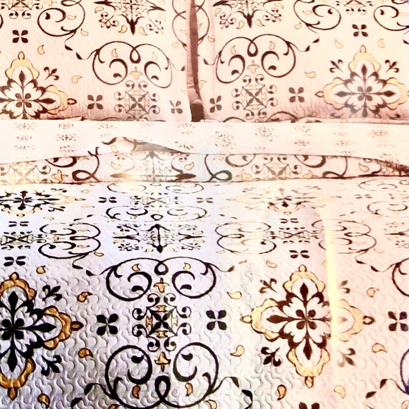 🌼 Colette Reversible Quilt Set, Very Lightweight,  White Gray Yellow, size King - Picture 1 of 8